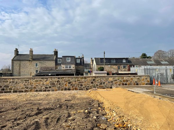 Decora sandstone wall