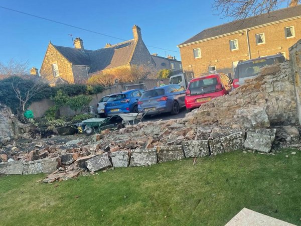 Boundary sandstone wall - Before